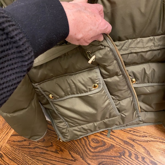 JCrew New Olive Green Puffer Coat, super warm and cozy, black fur hood, SMALL - Picture 5 of 7